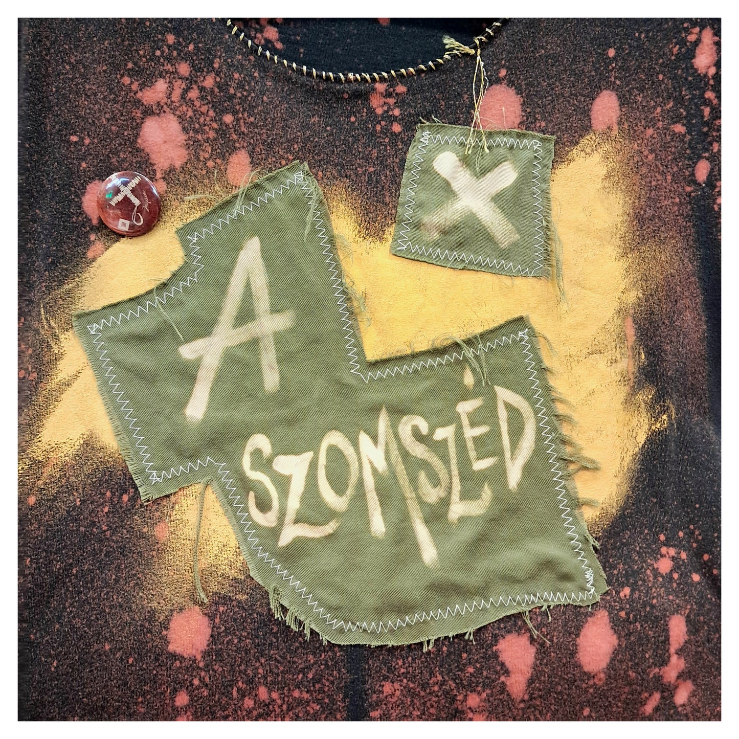 'a szomszéd' BLACK T-SHIRT