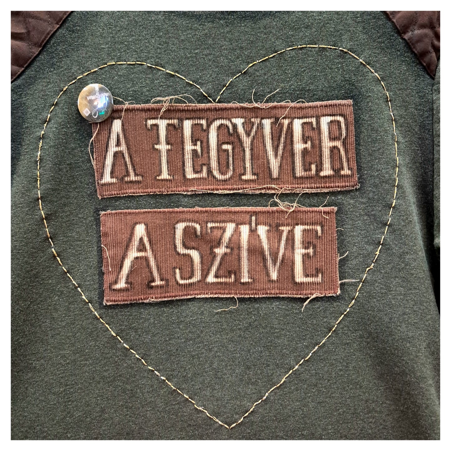 'fegyver a szíve' sweater