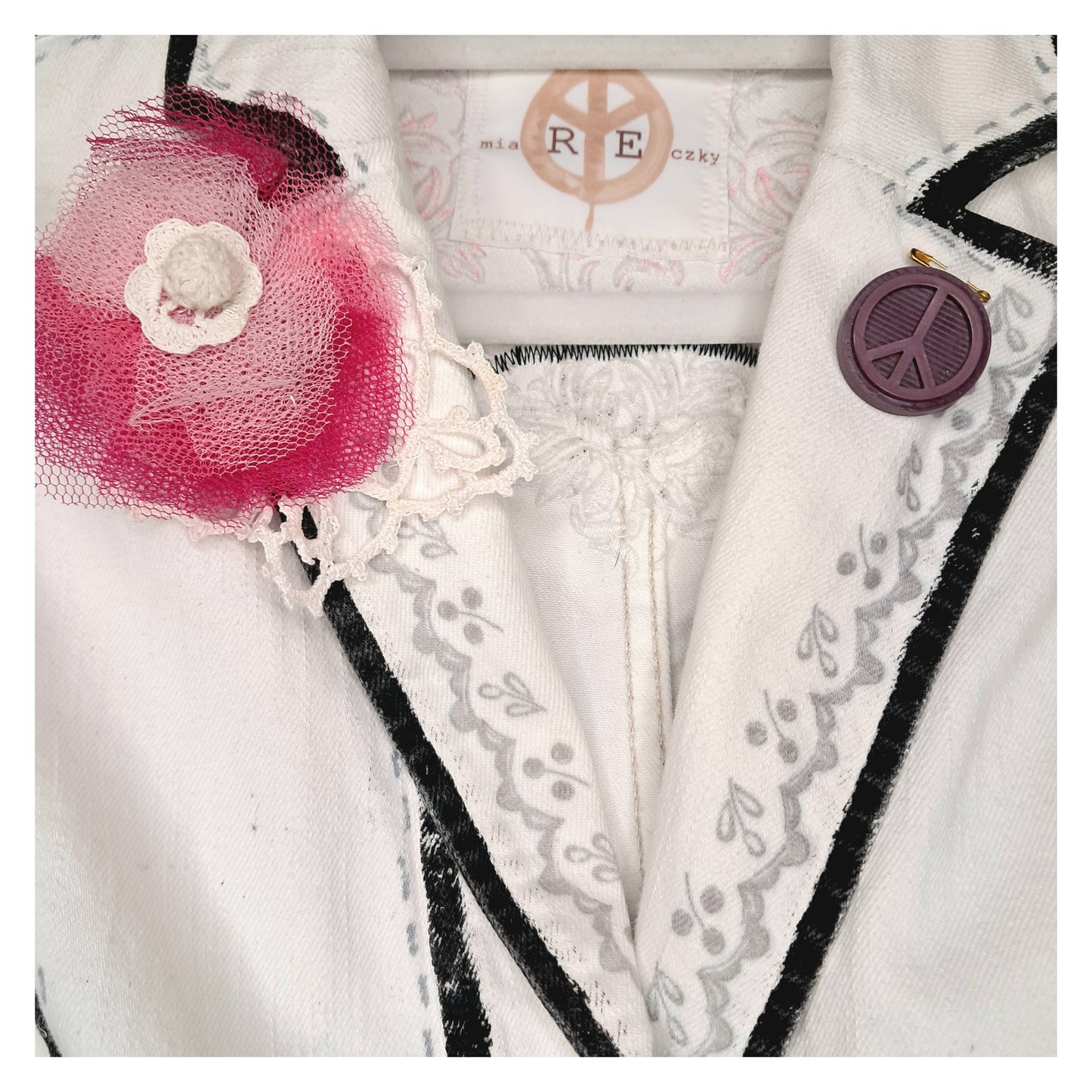 'LOVE IS LIKE PUNK' FARMERKABÁT