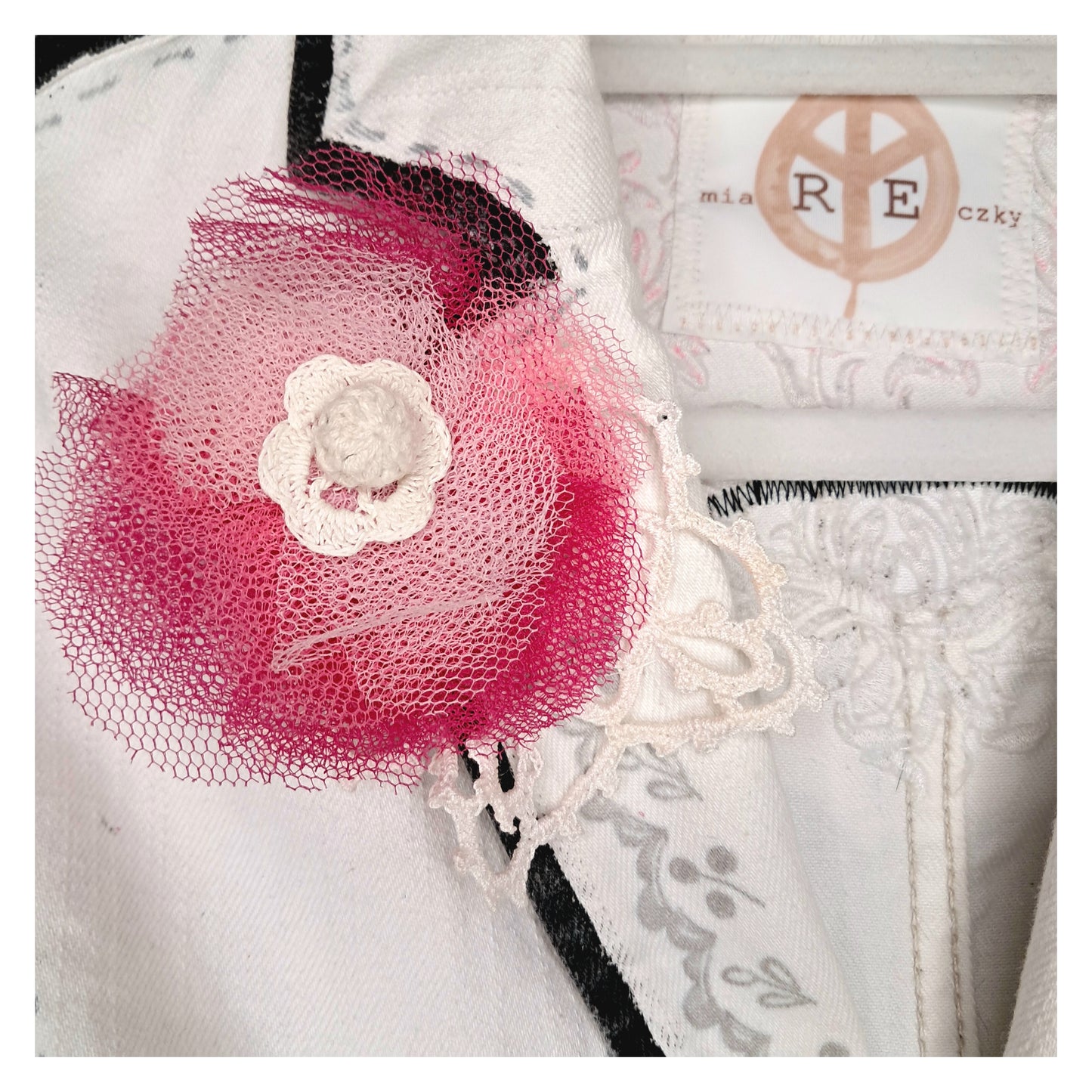 'LOVE IS LIKE PUNK' FARMERKABÁT