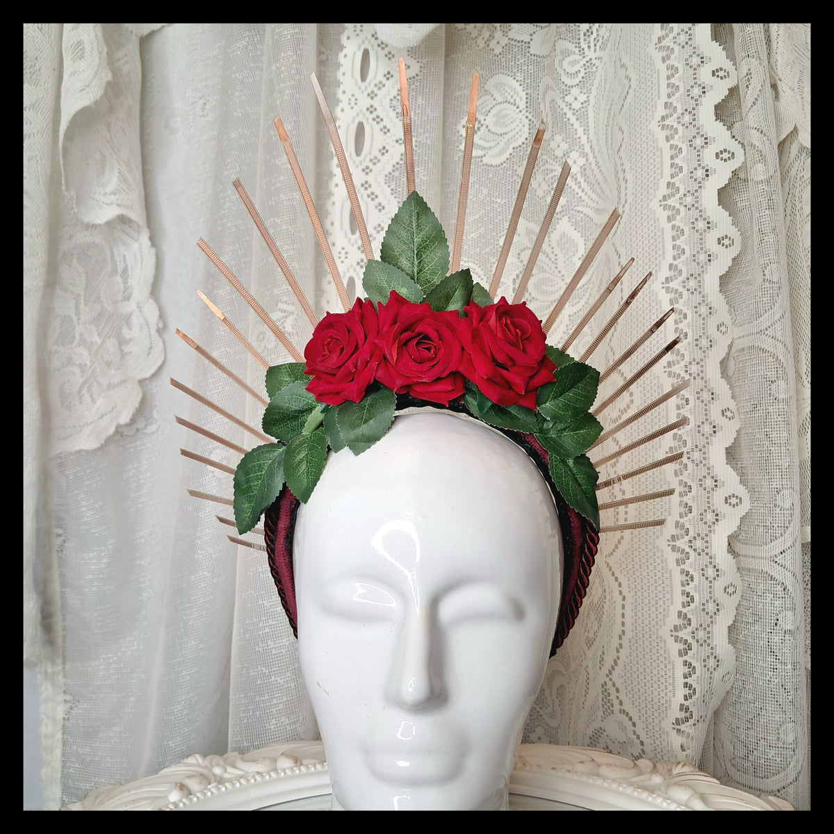 RED ROSES TIARA