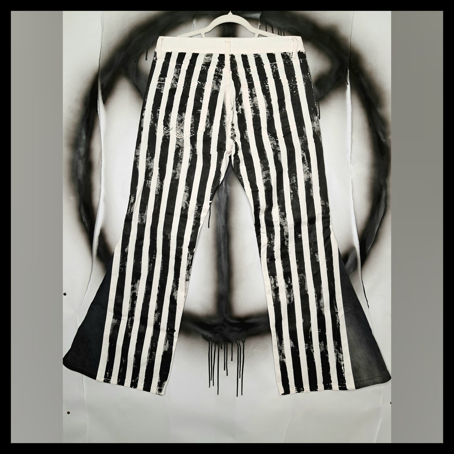 WHITE STRIPES JEANS
