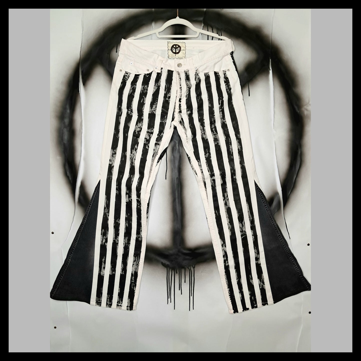 WHITE STRIPES JEANS