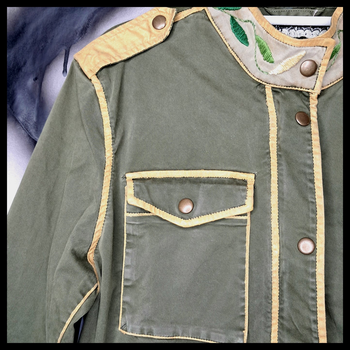REBEL PEACE GREEN COAT